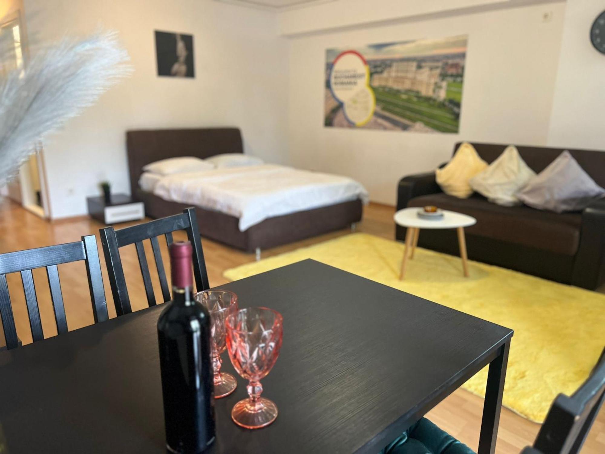 Tranzzit Airport Apartament 오토페니 외부 사진