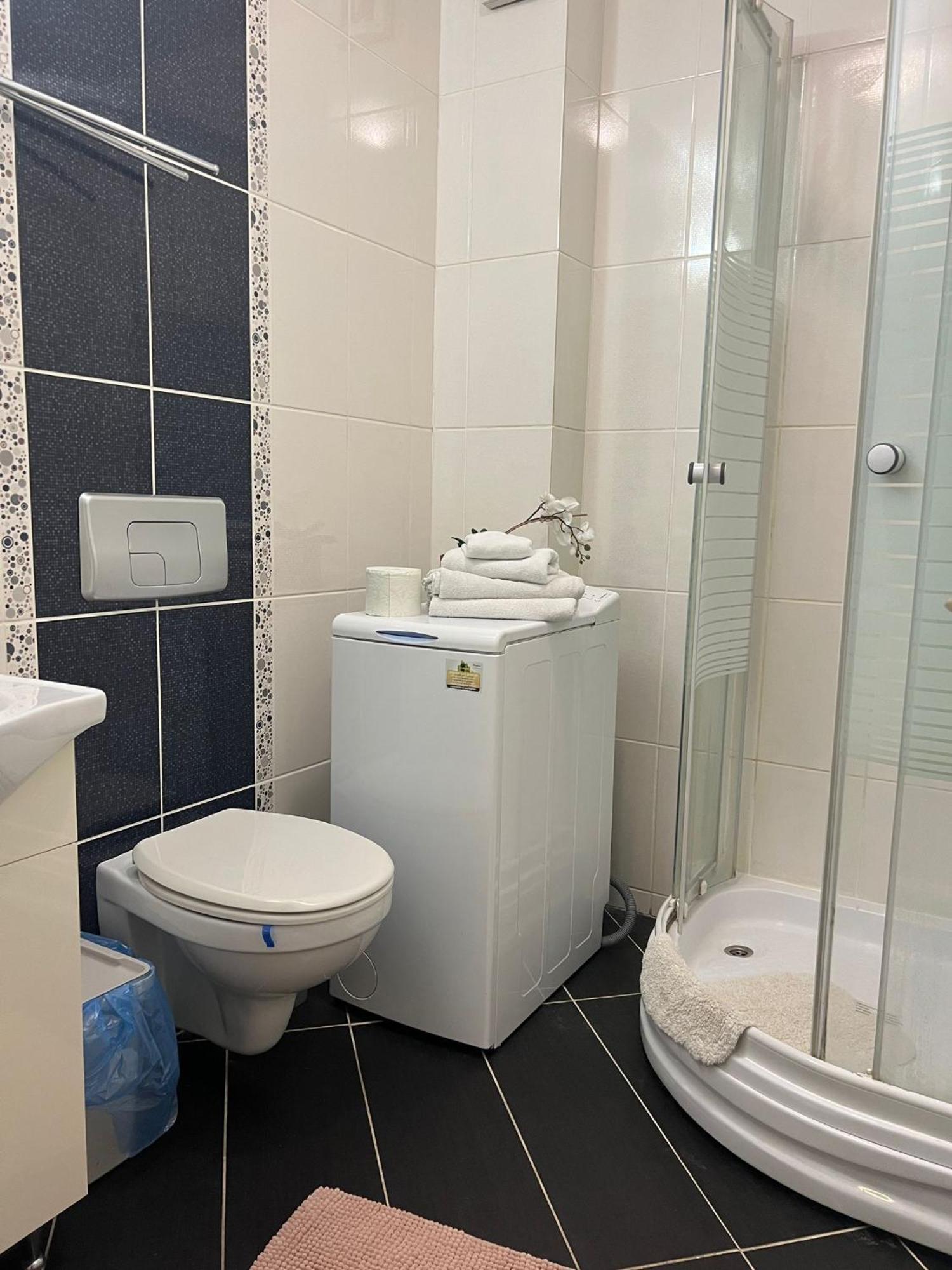 Tranzzit Airport Apartament 오토페니 외부 사진